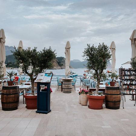 Apartments First Line Petrovac Luaran gambar
