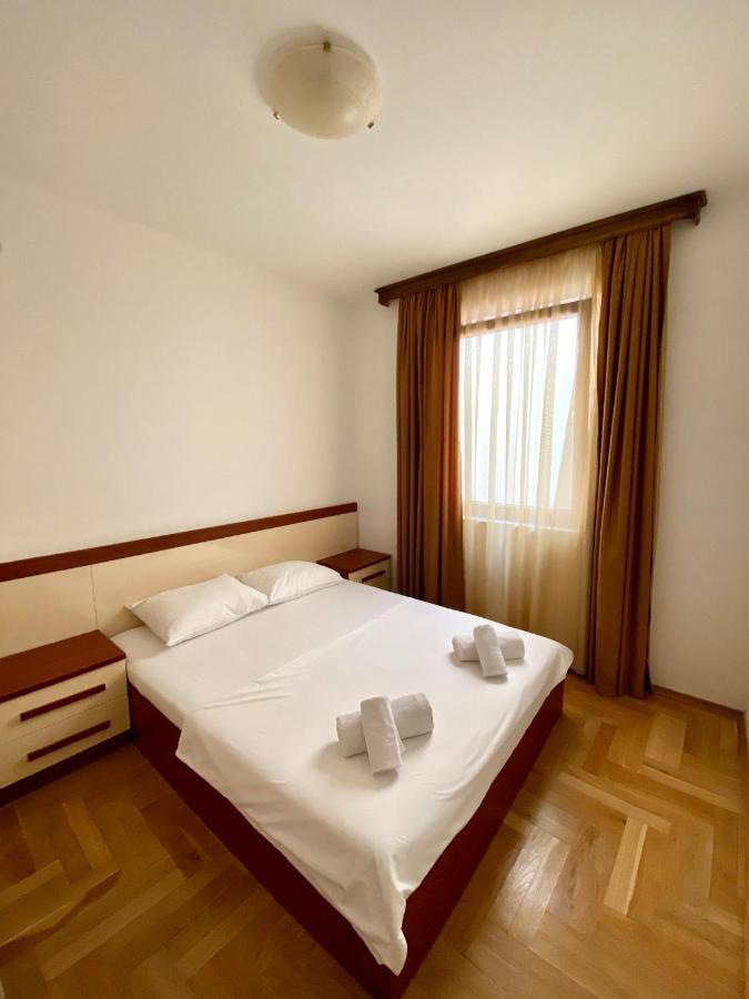 Apartments First Line Petrovac Luaran gambar