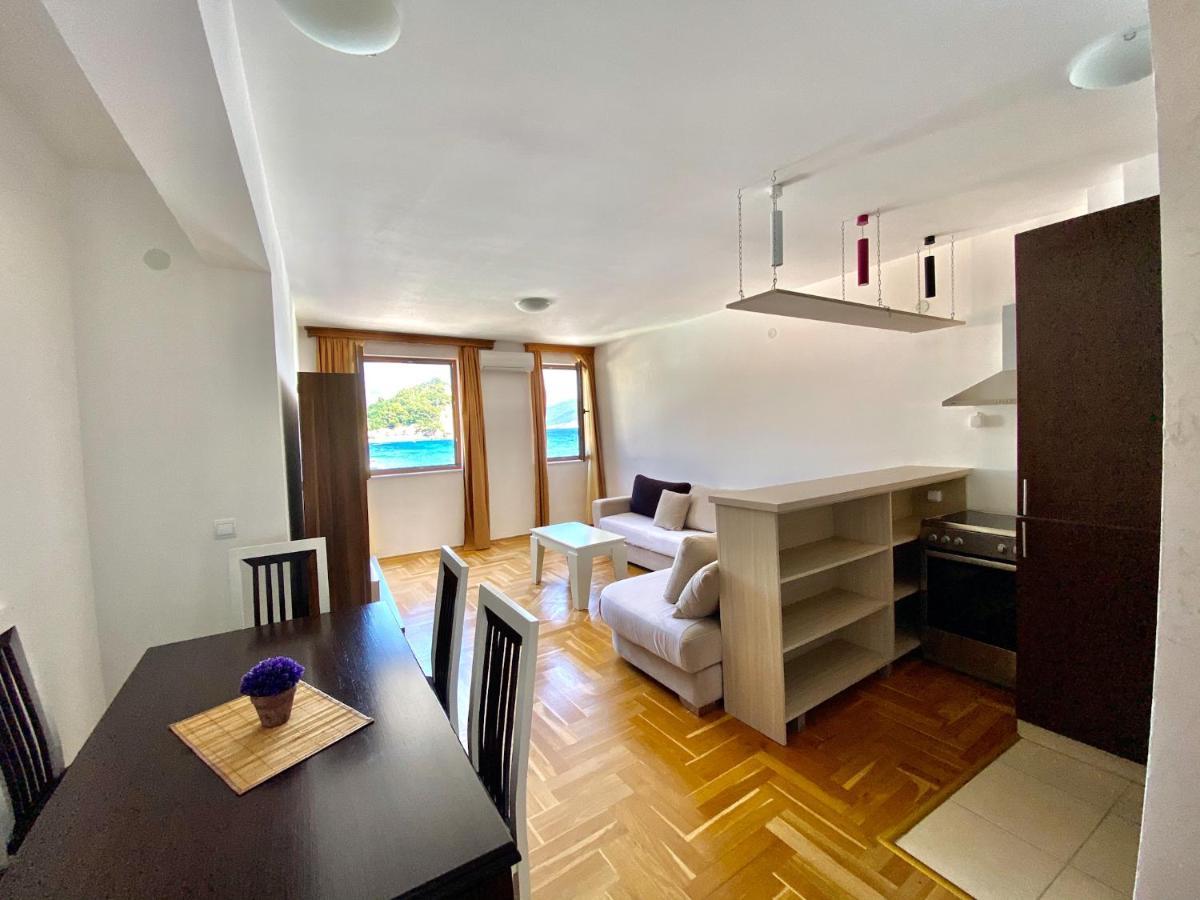 Apartments First Line Petrovac Luaran gambar