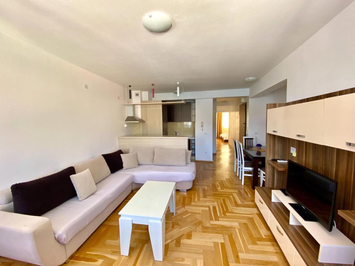 Apartments First Line Petrovac Luaran gambar