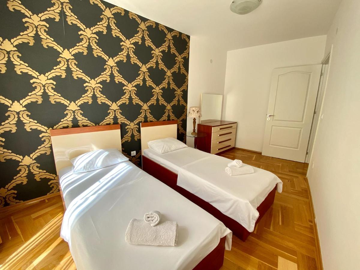 Apartments First Line Petrovac Luaran gambar