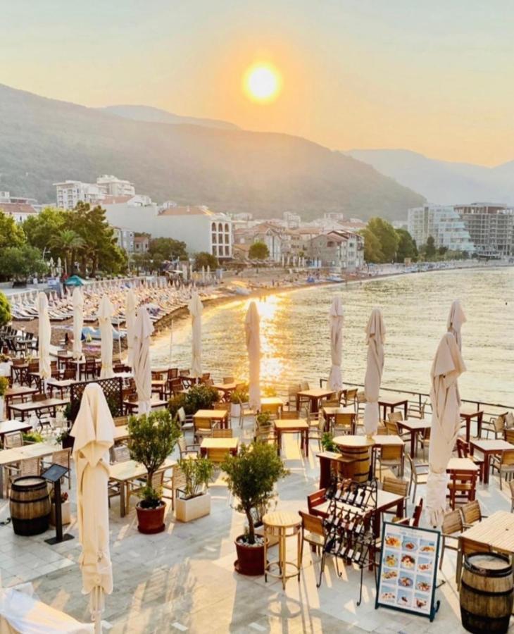 Apartments First Line Petrovac Luaran gambar