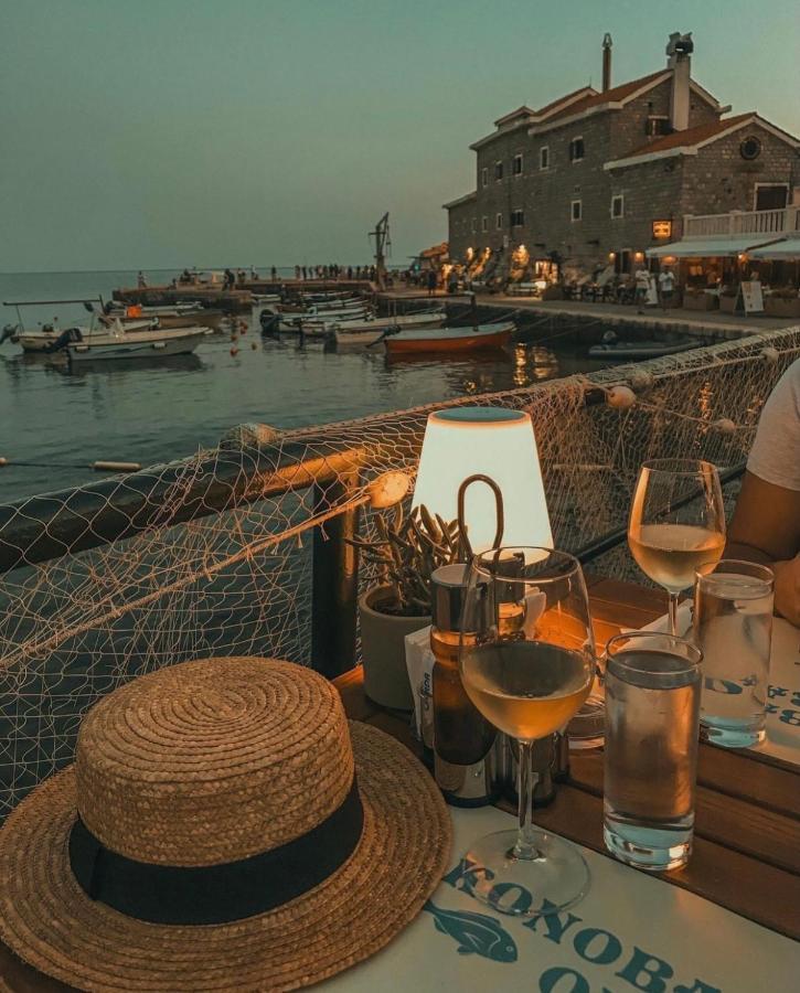 Apartments First Line Petrovac Luaran gambar