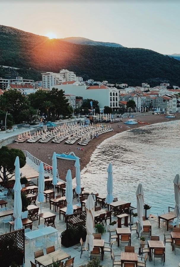 Apartments First Line Petrovac Luaran gambar