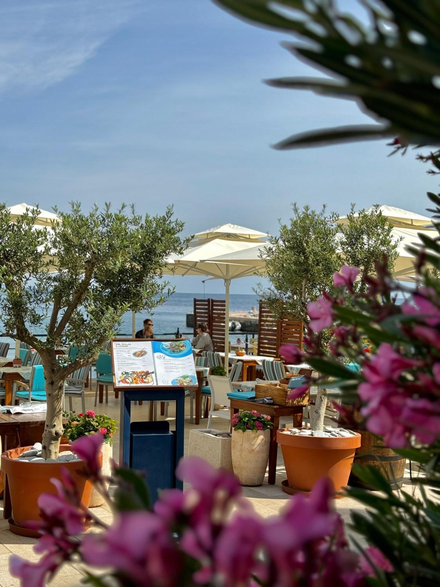 Apartments First Line Petrovac Luaran gambar