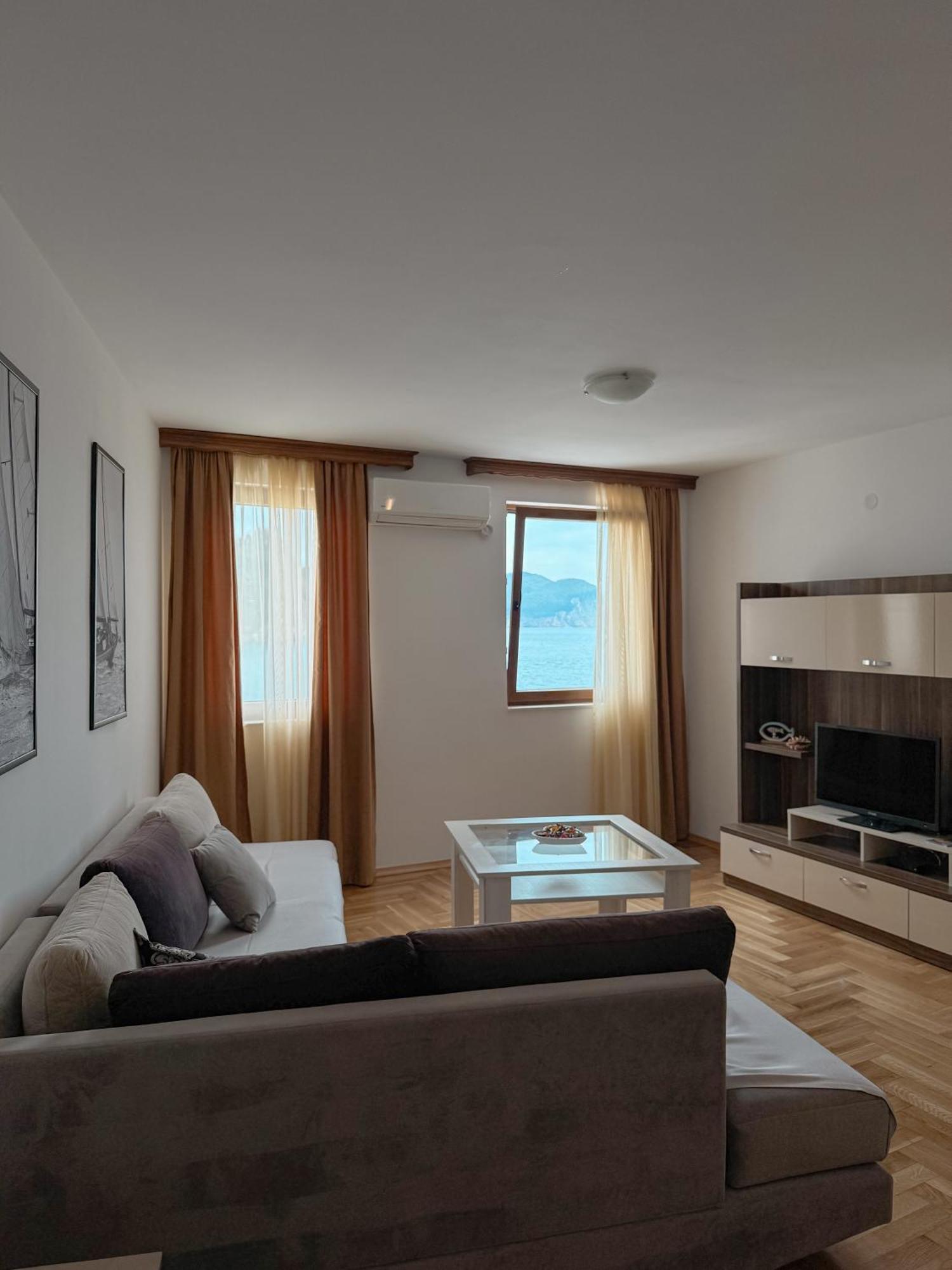 Apartments First Line Petrovac Luaran gambar