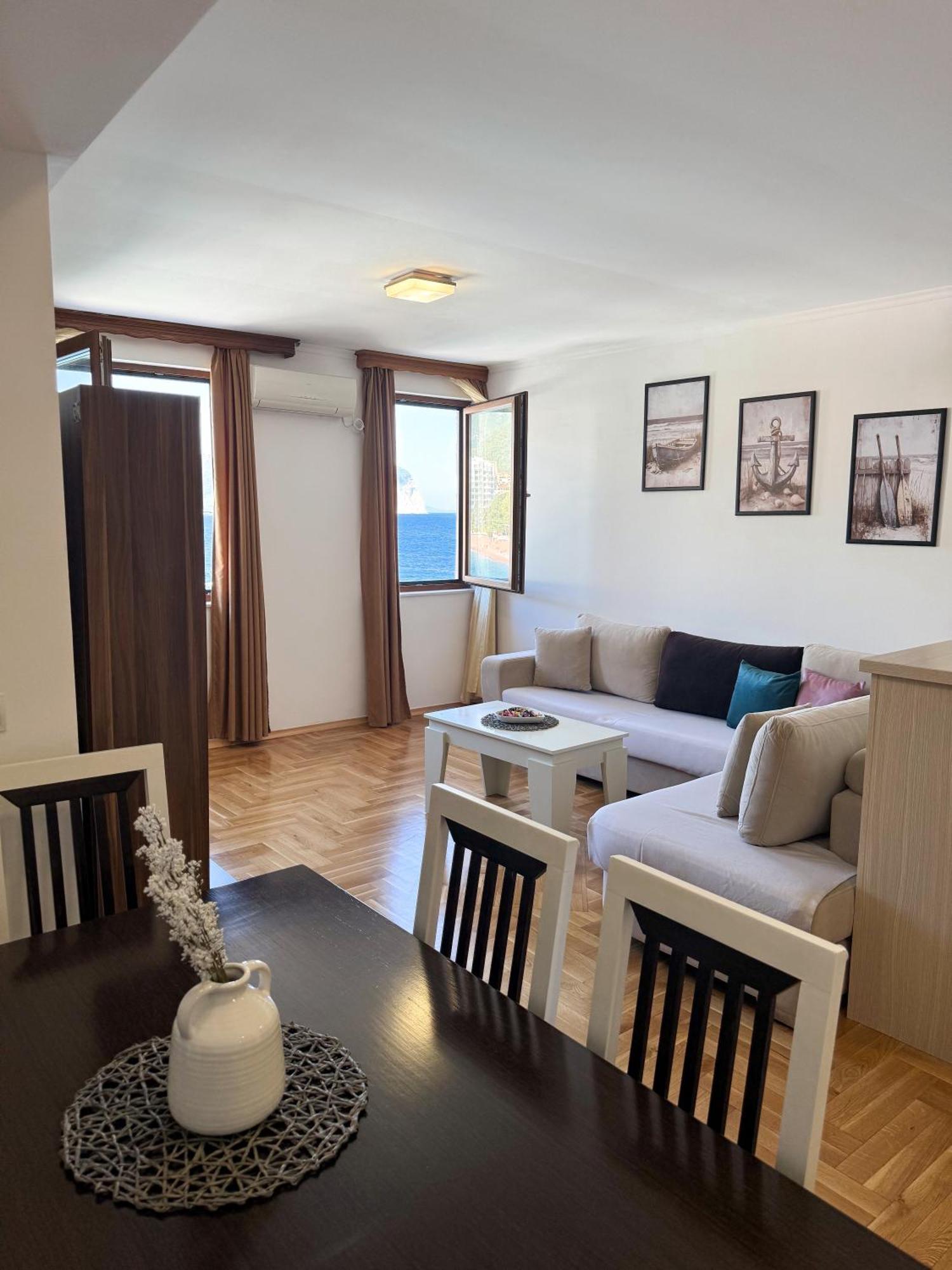 Apartments First Line Petrovac Luaran gambar