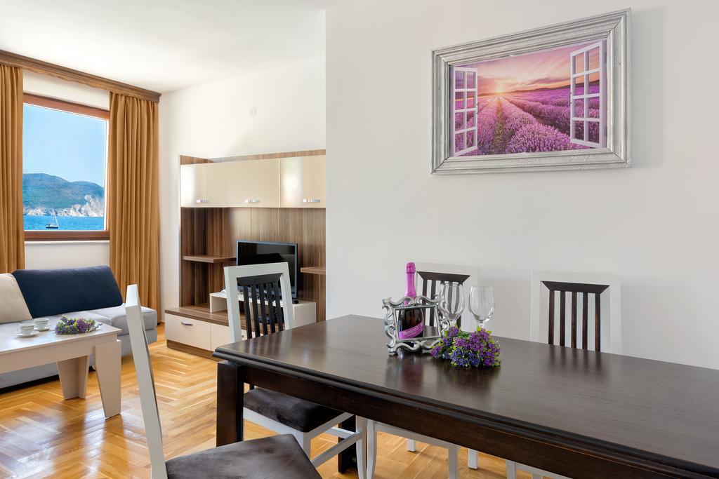 Apartments First Line Petrovac Luaran gambar