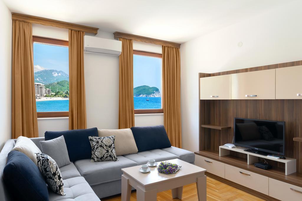 Apartments First Line Petrovac Luaran gambar